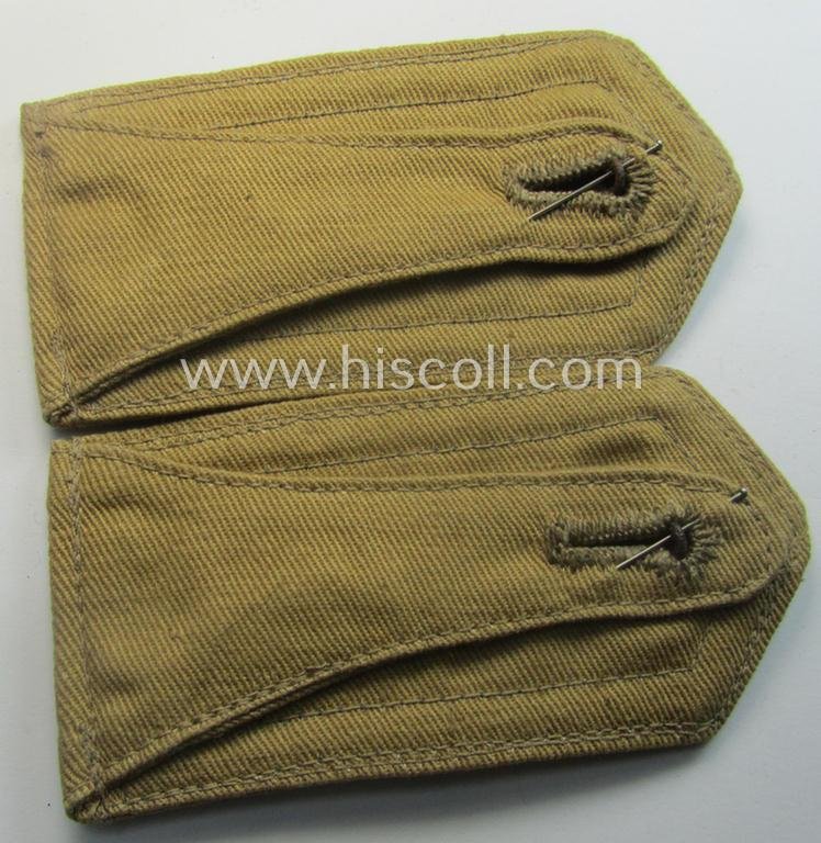 Minimally used - and fully matching! - pair of WH (Kriegsmarine) 'tropical-styled', 'cyphered' NCO-type shoulderstraps (as was specifically intended for usage on the tropical-shirts ie. tunics) as was intended for a: 'Feldwebel' — image 3