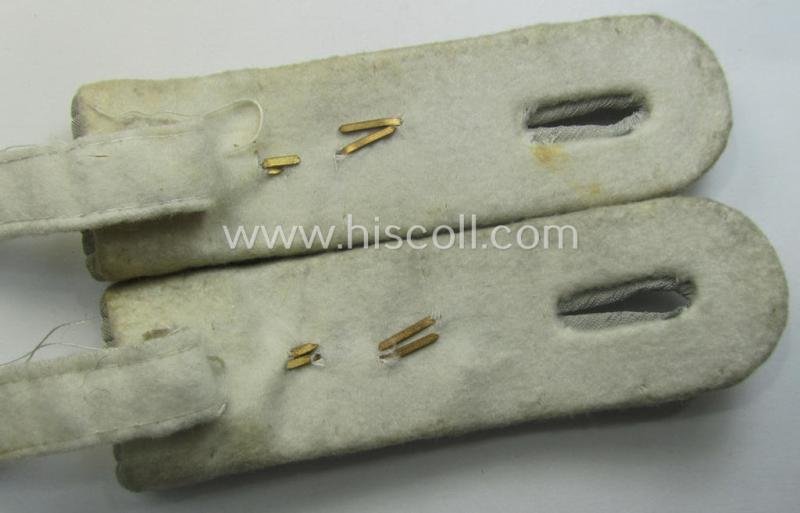 Pair of WH (Heeres) neatly 'cyphered', officers-pattern shoulderboards: 'Leutnant der Infanterie-Trpn. u. Mitglied des Div.Stabs der 2. Infanterie-Div.' — image 4