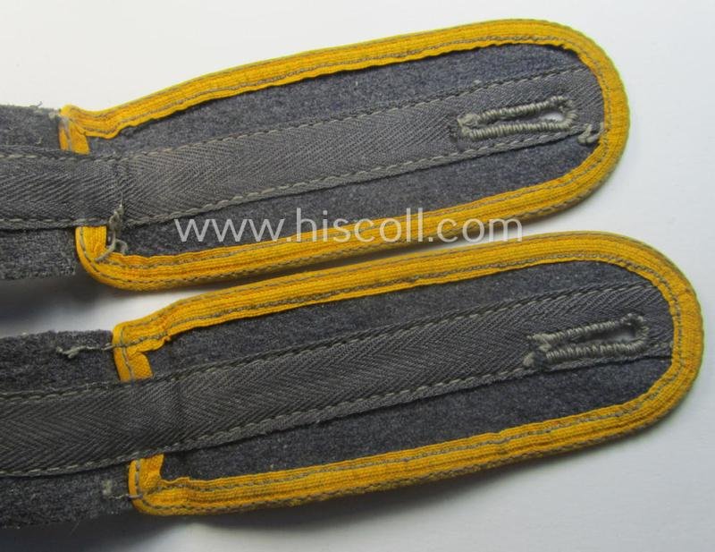 Pair of later-war-period, so-called: 'M44'-pattern, simplified WH (Luftwaffe) EM-type shoulderstraps as was intended for usage by a: 'Soldat der Flieger o. Fallschirm-Trpn.' — image 4