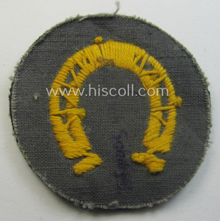 WH (Heeres) so-called: trade- and/or special-career arm-insignia (ie. 'Laufbahn- o. Tätigkeitsabzeichen') as was specifically intended for an army: 'Hufbeschlagmeister' (or farrier) being a neatly hand-embroidered variant on darker-green-coloured wool — image 2
