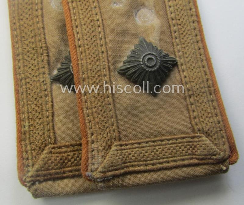 Pair of - truly used- and/or worn! - WH (Luftwaffe) 'tropical-styled' NCO-type shoulderstraps (as was specifically for usage on the tropical-shirts ie. tunics) as was intended for usage by a: 'Feldwebel der Nachrichten-Trpn.' — image 2