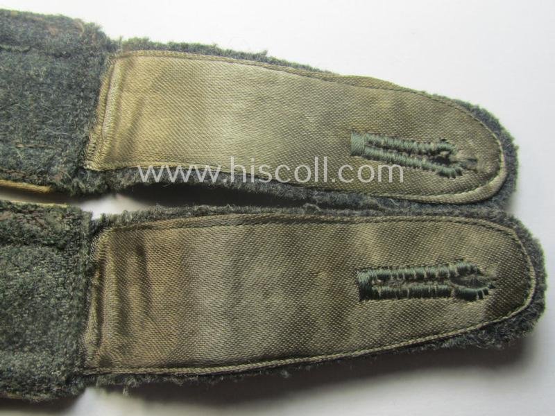 Pair of WH (Heeres), early- (ie. mid-) war-period- (ie. 'M40- o. M43'-) pattern NCO-type shoulderstraps as piped in the white-coloured branchcolour as was intended for an: 'Uffz. eines Infanterie-Rgts.' — image 5