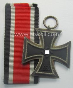 'Eisernes Kreuz II. Klasse' being a clearly maker- (ie. '22'-) …