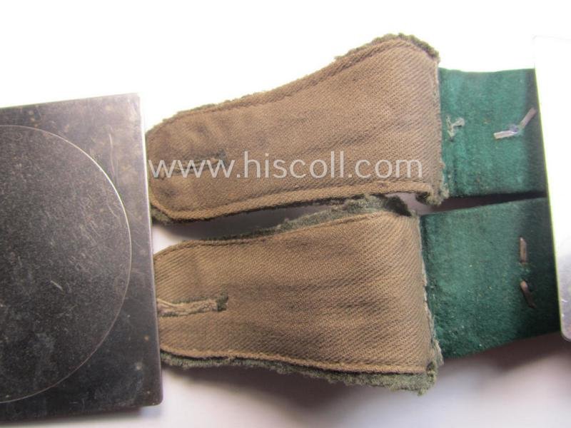 Truly used pair of WH (Luftwaffe) NCO-type shoulderboards as intended for a medium-ranked, administrative-official (ie. NCO) having the rank of: 'Oberfeldwebel' (ie.: 'Beambter des mittleren Dienstes') — image 5