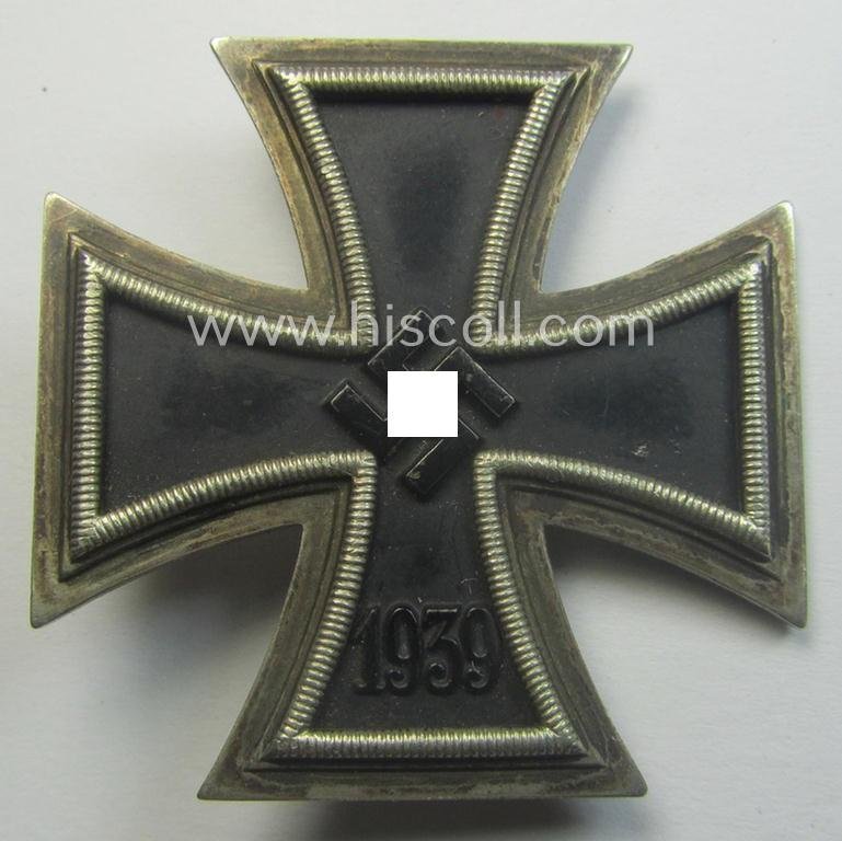 'Eisernes Kreuz 1. Klasse' (or: Iron Cross 1st class) being a (typical) non-marker-marked example by the maker: 'B.H. Mayer's Kunstprägeanstalt' and that comes in its original etui as issued- and /or moderately used — image 2