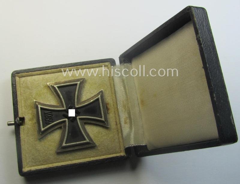 'Eisernes Kreuz 1. Klasse' (or: Iron Cross 1st class) being a (typical) non-marker-marked example by the maker: 'B.H. Mayer's Kunstprägeanstalt' and that comes in its original etui as issued- and /or moderately used — image 5