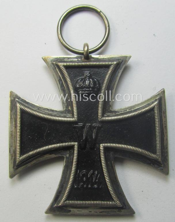 WWI-period: 'Eisernes Kreuz II. Klasse' (or: iron cross second class) being a (typical) non-maker-marked example that comes together with its (minimally) confectioned piece of ribbon (ie. 'Bandabschnitt') — image 2