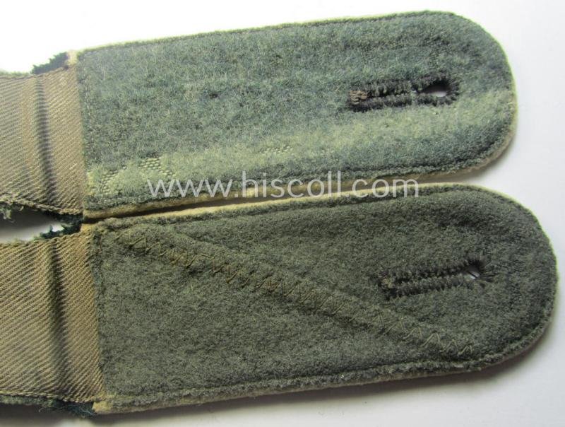 Moderately used- and/or worn - and fully matching and rarely encountered! - pair of WH (Heeres), early-war-period (ie. 'M36 o. M40'-pattern styled-) EM-type shoulderstraps as intended for a: 'Soldat eines Inf.-Rgts. der 'Grossdeutschland'-Div.' — image 4