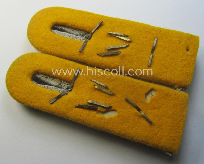 Pair of WH (Heeres) officers'-pattern, neatly 'cyphered' shoulderboards: 'Hauptmann des Reiter-Rgts. 18' — image 3