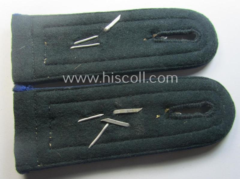 Pair of WH (Heeres), 'cyphered', so-called: 'M36 o. M40'-NCO-type shoulderstraps as was intended for usage by an: 'Oberfeldwebel einer Sanitäts-Abteilung und Mitglied einer Ärtzlichen Akademie des Heeres' — image 3