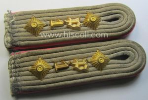 Pair of WH (Heeres) 'cyphered' officers'-type shoulderboards: 'Hauptmann der Reserve …