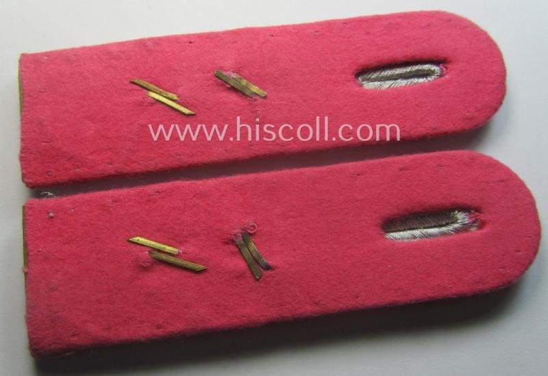 Pair of - truly used- and/or worn! - WH (Heeres) 'cyphered' officers'-type shoulderboards as was intended for a: 'Leutnant u. Mitglied des Panzer-Aufklärungs-Abtlgs. 6' — image 3