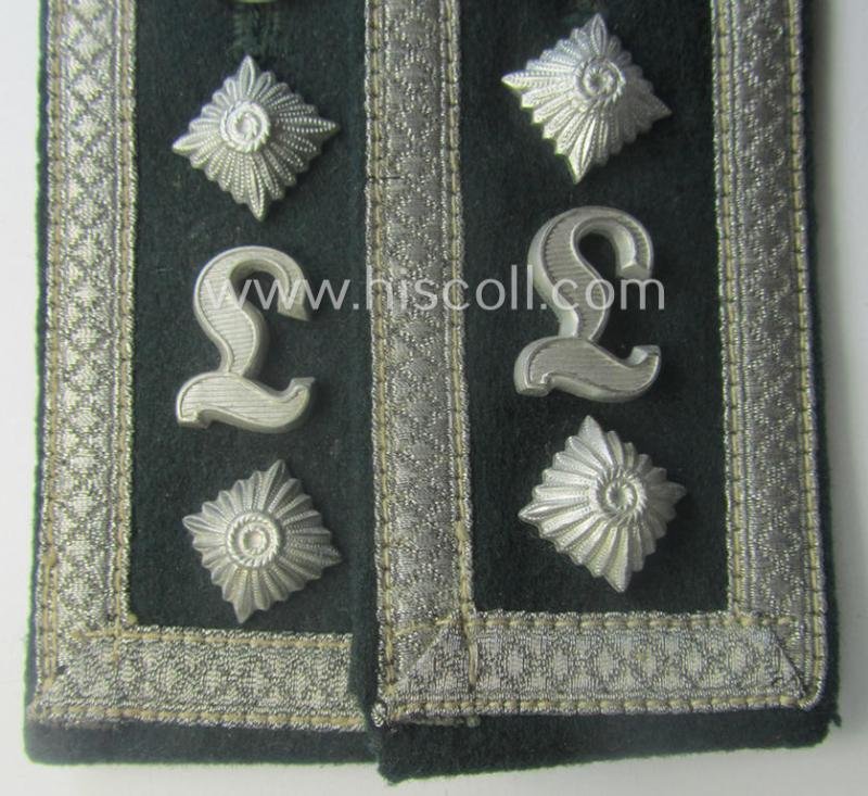 Pair of WH (Heeres) NCO-type (ie. 'M36- o. M40'-pattern- and/or 'pointed-styled'), neatly 'cyphered' shoulderstraps as was intended for usage by an: 'Oberfeldwebel einer Infanterie Lehr-Bataillons o. Rgts.' — image 2