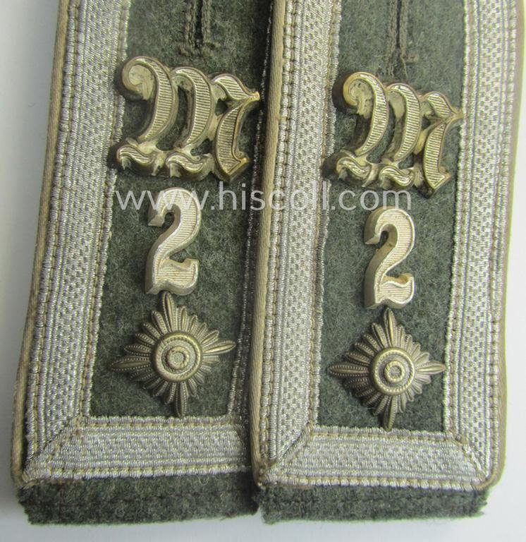 Pair of neatly 'cyphered', so-called: 'M41- (ie. M43-) pattern', WH (Heeres) NCO-type shoulderstraps as was specifically intended for a: 'Feldwebel des Maschinengewehr-Abtgs. 2' — image 2