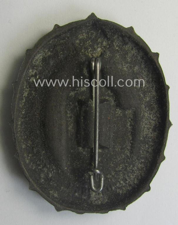 Greyish-silver-coloured- and (unusually!) 'molded'-aluminium-based, N.S.D.A.P.-related day-badge (ie. 'tinnie' or: 'Veranstaltungsabzeichen') bearing the text: 'Gauwoche Sachsen 1937' (being a maker- ie. 'K. Würster'-marked example) — image 2