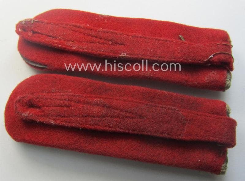 Truly used- and worn pair of WH (Heeres) 'cyphered', officers'-type shoulderboards: 'Hauptmann des Artillerie-Rgts. 5' — image 3