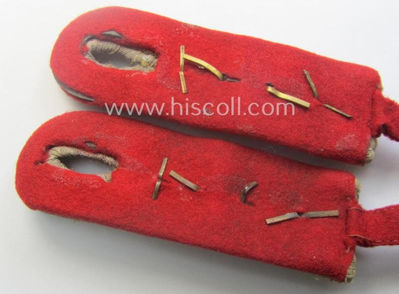 Truly used- and worn pair of WH (Heeres) 'cyphered', officers'-type shoulderboards: 'Hauptmann des Artillerie-Rgts. 5' — image 4