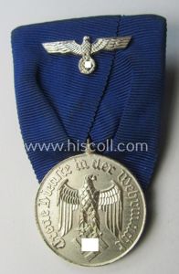 Superb, silver-toned WH (Heeres o. KM) so-called: 'Einzelspange' showing a: …