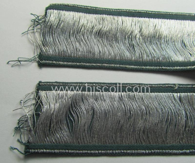 Superb example of an - actually scarcely encountered! - WH (Heeres) linnen-based cuff-title (ie. 'Ärmelstreifen') entitled: 'Unteroffiziervorschule' (as was executed in so-called: 'flat-wire'-style- ie. 'BeVo-weave'-pattern) — image 4