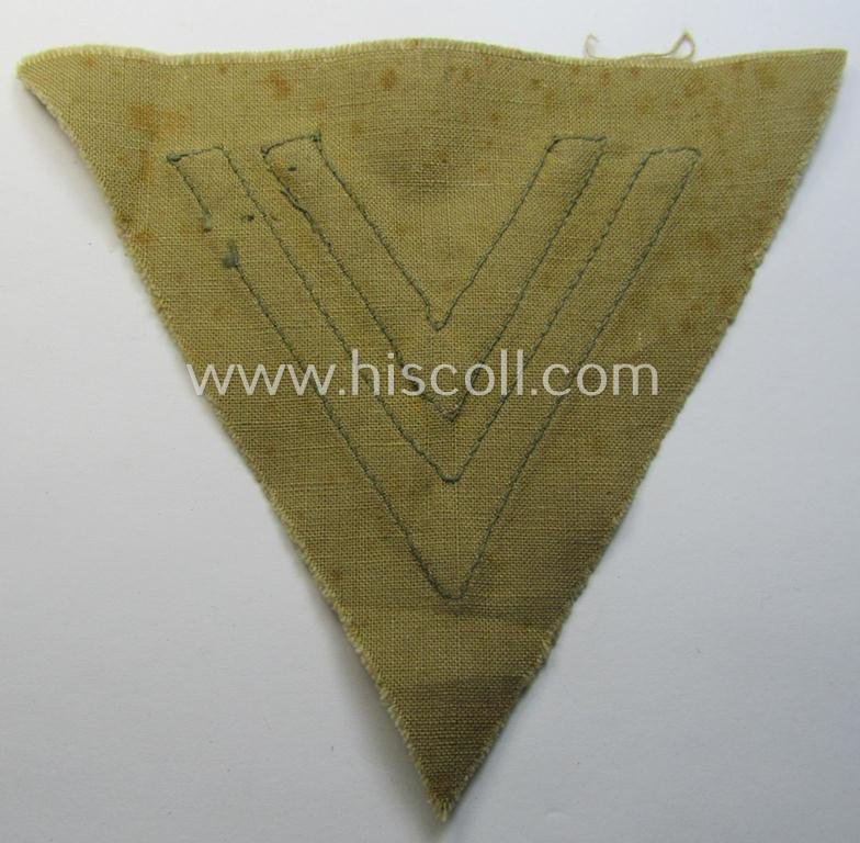 WH (Luftwaffe) tropical-styled, 'Armwinkel' (or: arm-chevron) as executed on typical beige- ie. tan-coloured linnen as was specifically intended for usage by a soldier with the rank of an: 'Obergefreiter' — image 3