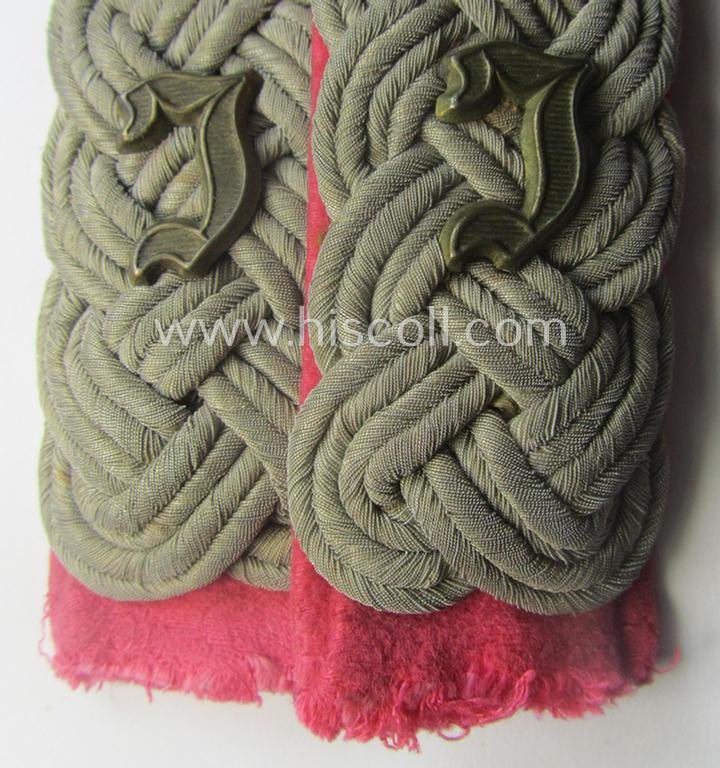 Truly used- and/or tunic-removed - and/or fully matching! - pair of WH (Heeres) 'cyphered', officers'-type shoulderboards as were intended for usage by a: 'Major eines Panzer-Instandsetzungs-Abtlgs.' — image 2