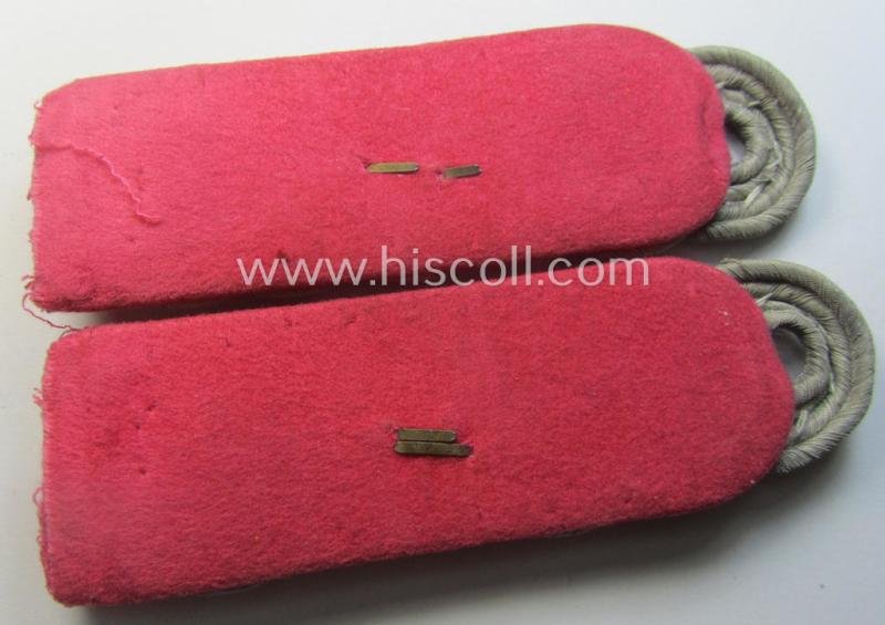 Truly used- and/or tunic-removed - and/or fully matching! - pair of WH (Heeres) 'cyphered', officers'-type shoulderboards as were intended for usage by a: 'Major eines Panzer-Instandsetzungs-Abtlgs.' — image 3