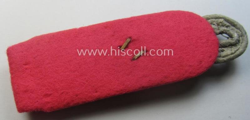 Single - and actually rarely found! - WH (Heeres) 'cyphered', officers'-type shoulderboard: 'Major eines Panzerzuges' — image 3