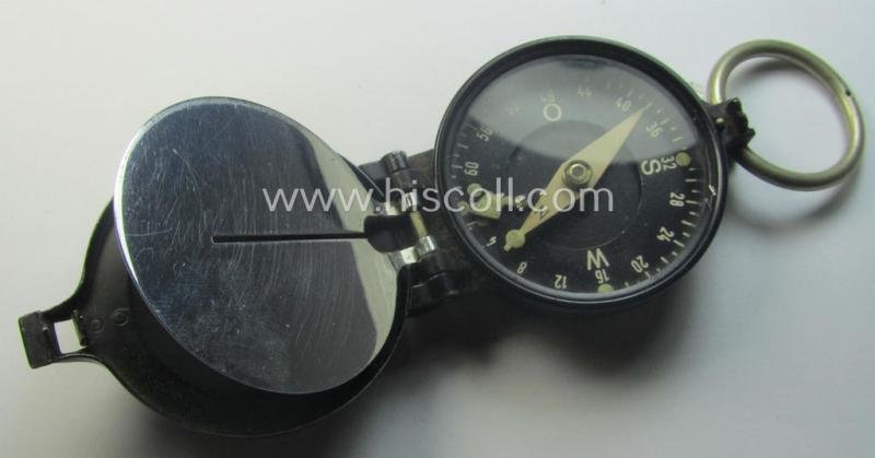Pre-war-period, 'standard-issue'-pattern and/or (typical) black-coloured (and/or aluminium-based) WH compass (ie. 'Marschkompass') which is nicely maker- (ie. 'Busch - D.R.G.M.'-) marked and/or individually numbered: '106302' — image 4