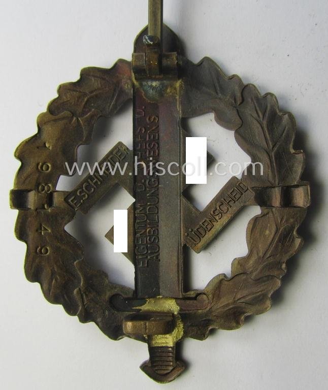 Early- (ie. pre-) war-period 'SA Sportabzeichen in Bronze' being a nicely maker- (ie. 'E. Schneider'-) marked example that bears a unique, stamped bearers'-number that reads: '198149' on its back — image 3
