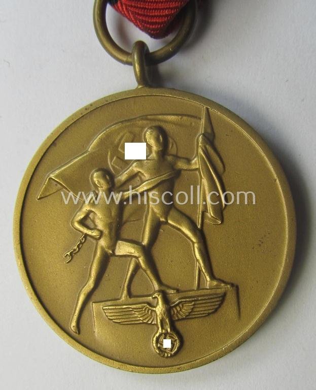 WH Czech-occupation- (ie. 'Anschluss'-) medal: '1. Oktober 1938' that comes with its period-attached 'PB-Spange' and that comes stored in its bordeaux-red-coloured- and/or non-maker-marked etui — image 5