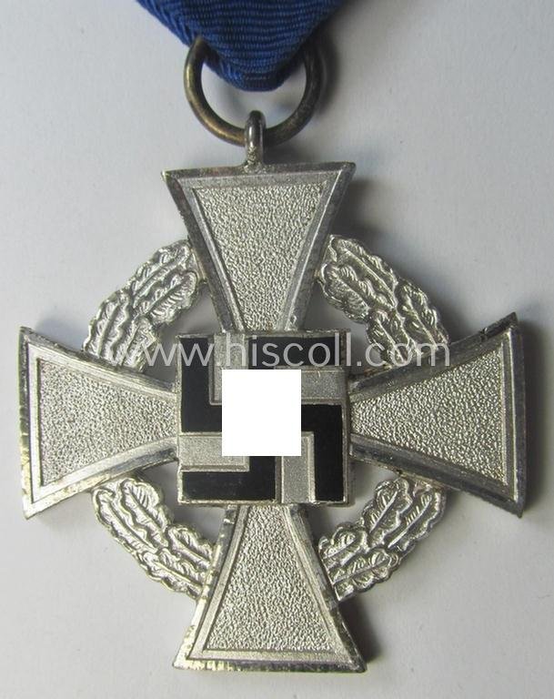 'Treuedienst Ehrenzeichen 2. Klasse' that comes stored in its maker- (ie. 'Wächtler & Lange'-) marked, two-pieced etui — image 4