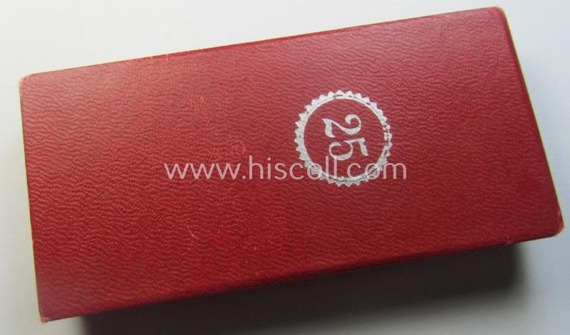 'Treuedienst Ehrenzeichen 2. Klasse' that comes stored in its maker- (ie. 'Wächtler & Lange'-) marked, two-pieced etui — image 6