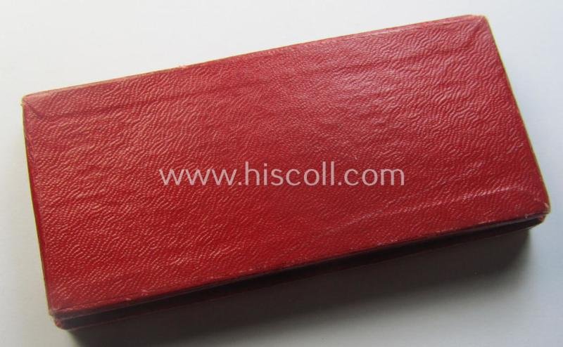 'Treuedienst Ehrenzeichen 2. Klasse' that comes stored in its maker- (ie. 'Wächtler & Lange'-) marked, two-pieced etui — image 7