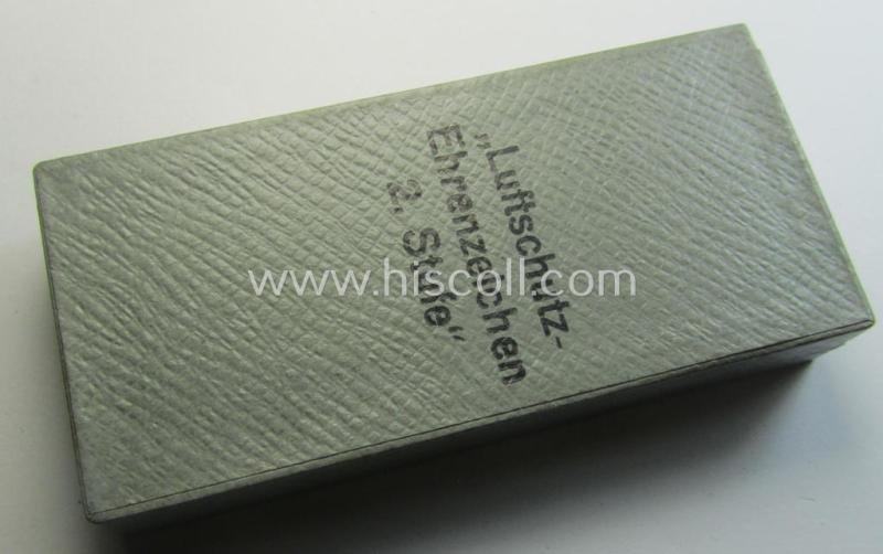 'Stonemint', light-weight (ie. typical aluminium-based) medal as was intended for air-raid wardens 2nd. class (or: 'Luftschutz-Ehrenzeichen 2. Stufe') that comes stored in its period, dove-grey-coloured etui — image 6