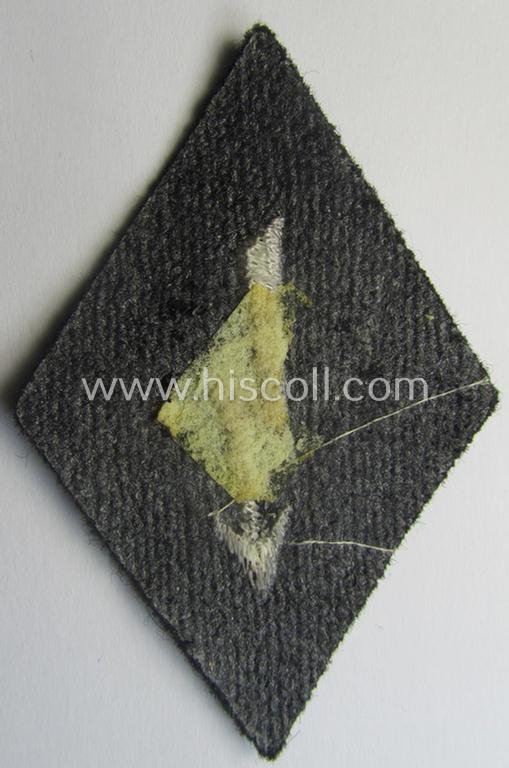 Waffen-SS-pattern, machine-embroidered and black-coloured sleeve-insignia (ie. 'Ärmelraute') depicting a: 'Signalblitz' ('SS-Nachrichten-Trpn.') — image 2