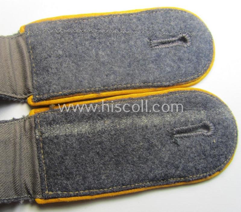 Pair of WH (Luftwaffe) EM-type shoulderstraps as intended for usage by a: 'Soldat der Flieger- o. Fallschirmjäger-Trpn.' and that comes in a hardly used- nor worn, condition — image 4