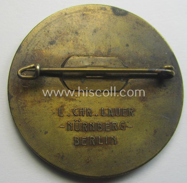 Commemorative - and fairly luxuriously-styled! - golden-bronze-toned SA- (ie. 'Sturmabteilungen'-) related 'tinnie' being a maker-marked example showing an: 'SA-Sportabzeichen' and text: 'Sport- u. Wehrwettkämpfe - SA-Gruppe Bayer. Ostmark - 1938' — image 2