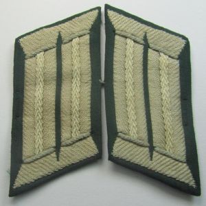 WH (Heeres) pair of (later-war-pattern) officers'-type collar-tabs (ie. 'Kragenspiegel für …