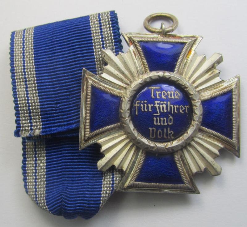'N.S.D.A.P. Dienstauszeichnung in Silber' (ie. '2. Stufe für 15 Jahre t. D.') being a (typical) non-maker-marked- (and 'regular-weight') example that comes together with its period (fairly long-sized!) ribbon as issued- and/or worn — image 3