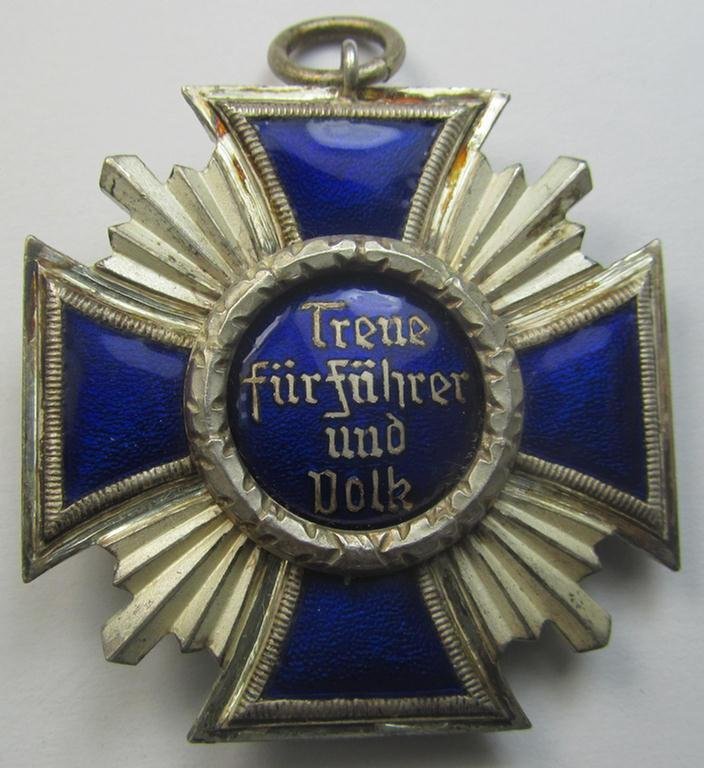 'N.S.D.A.P. Dienstauszeichnung in Silber' (ie. '2. Stufe für 15 Jahre t. D.') being a (typical) non-maker-marked- (and 'regular-weight') example that comes together with its period (fairly long-sized!) ribbon as issued- and/or worn — image 4