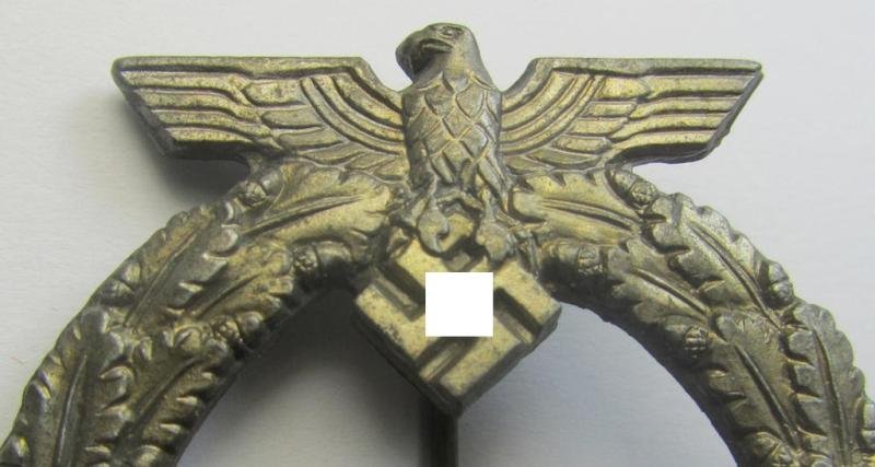 WH (Kriegsmarine) so-called: 'Kriegsabzeichen für Schnellboote - 2. Modell' (or: E-boat-war-badge of the 2nd model) being a maker- (ie. 'RS'-) marked example as was produced by the: 'Rudolf Souval'-company — image 2