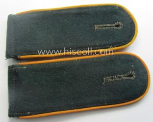 Pair of WH (Heeres) early-war-period- (ie. 'M40'-pattern), EM-type shoulderstraps as …