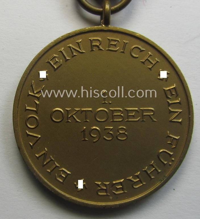 WH Czech-occupation- (ie. 'Anschluss'-) medal: '1. Oktober 1938' that comes mounted onto its period ribbon and that shows a firmly (and period!) attached 'Prager Burg-Spange' and that came with its accompanying 'Feld-/Bandspange' — image 4