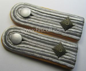 Pair of WH (Luftwaffe) officers'-type shoulderboards as piped in the …