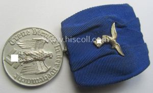 Bright silver-toned - and neatly detachable! - WH (Luftwaffe) so-called: …