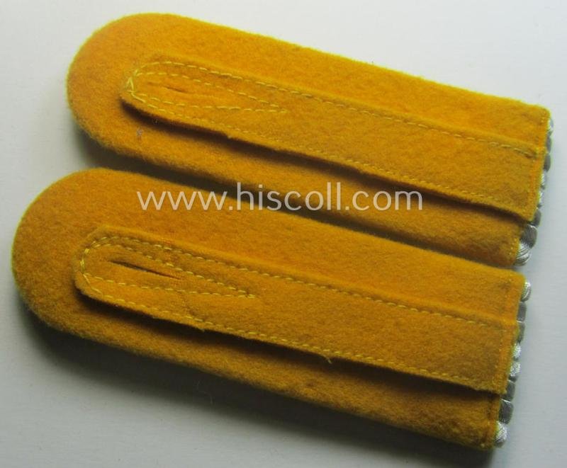 Pair of WH (Luftwaffe) officers'-type shoulderboards as piped in the golden-yellow-coloured brancolour as was intended for usage by a: 'Leutnant der Flieger- o. Fallschirmjäger-Trpn.' — image 3