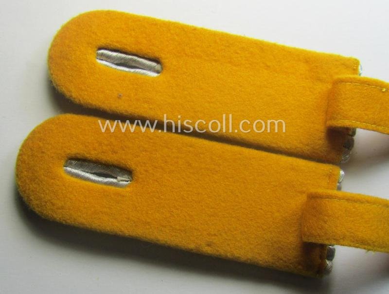 Pair of WH (Luftwaffe) officers'-type shoulderboards as piped in the golden-yellow-coloured brancolour as was intended for usage by a: 'Leutnant der Flieger- o. Fallschirmjäger-Trpn.' — image 4