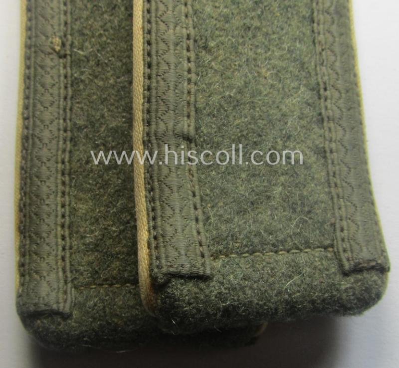 Pair of WH (Heeres), early- (ie. mid-) war-period- (ie. 'M40- o. M43'-) pattern NCO-type shoulderstraps as piped in the white-coloured branchcolour as was intended for an: 'Uffz. eines Infanterie-Rgts.' — image 2