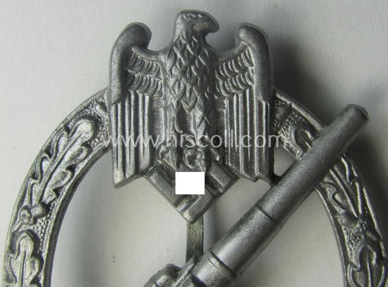 'Virtually mint' example of a: 'Heeres-Flakkampf-Abzeichen' being a (typical) non-maker-marked- and/or zinc- (ie. 'Feinzink'-) based specimen as was produced by the desirable maker (ie. 'Hersteller'): 'Förster & Barth' — image 2