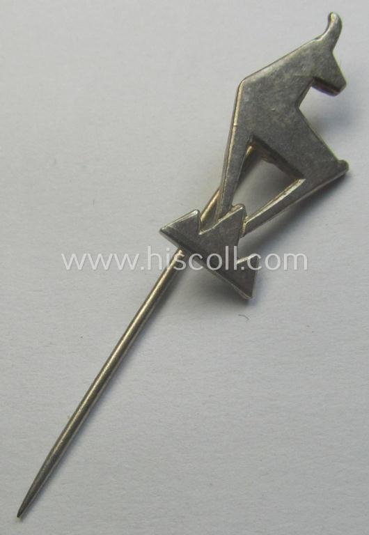 Silver-toned WH (Heeres) 'Gebirgsjäger'-related item: a semi-official, so-called: 'Truppen-Traditionsabzeichen des 5. Gebirgsjäger-Division' being a (typical) non-maker-marked example depicting the famous 'Gams'-symbol — image 2